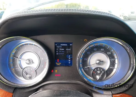 2014 Chrysler 300 z USA, uszkodzony, nr VIN 2C3CCARG5EH184398